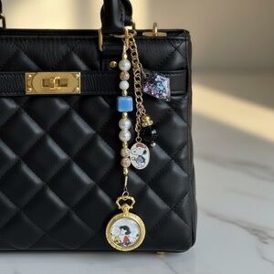 NEW SNOOPY LUCY CHARLIE BROWN HANDBAG PURSE CHARM KEYCHAIN GOLD CHANEL READY!